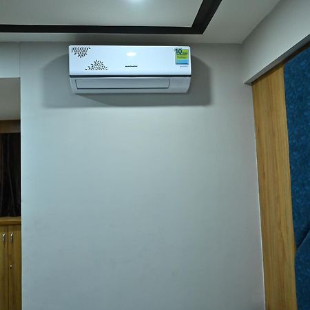 Hotel Sury Villa Ahmedabad Eksteriør bilde