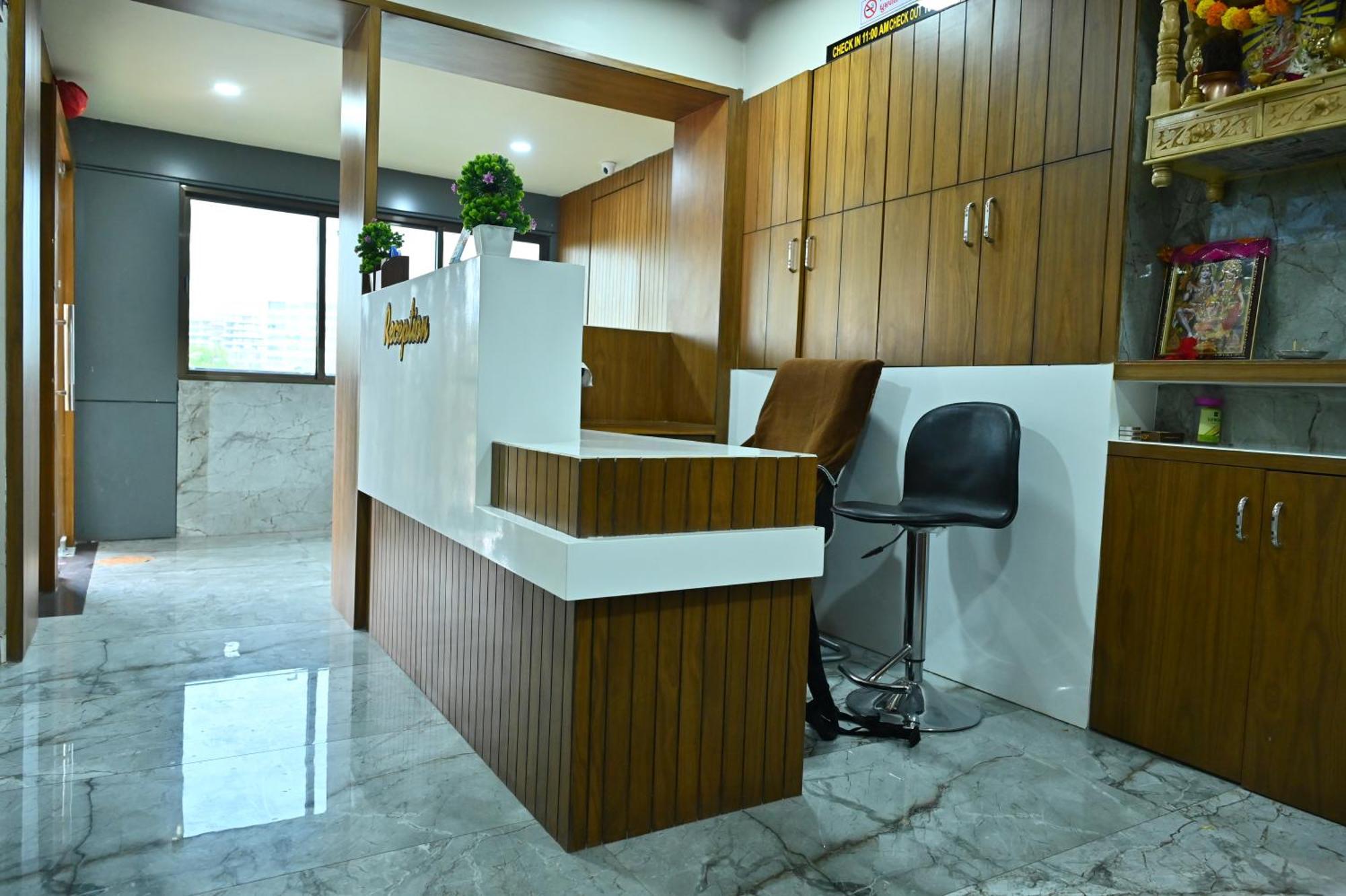 Hotel Sury Villa Ahmedabad Eksteriør bilde